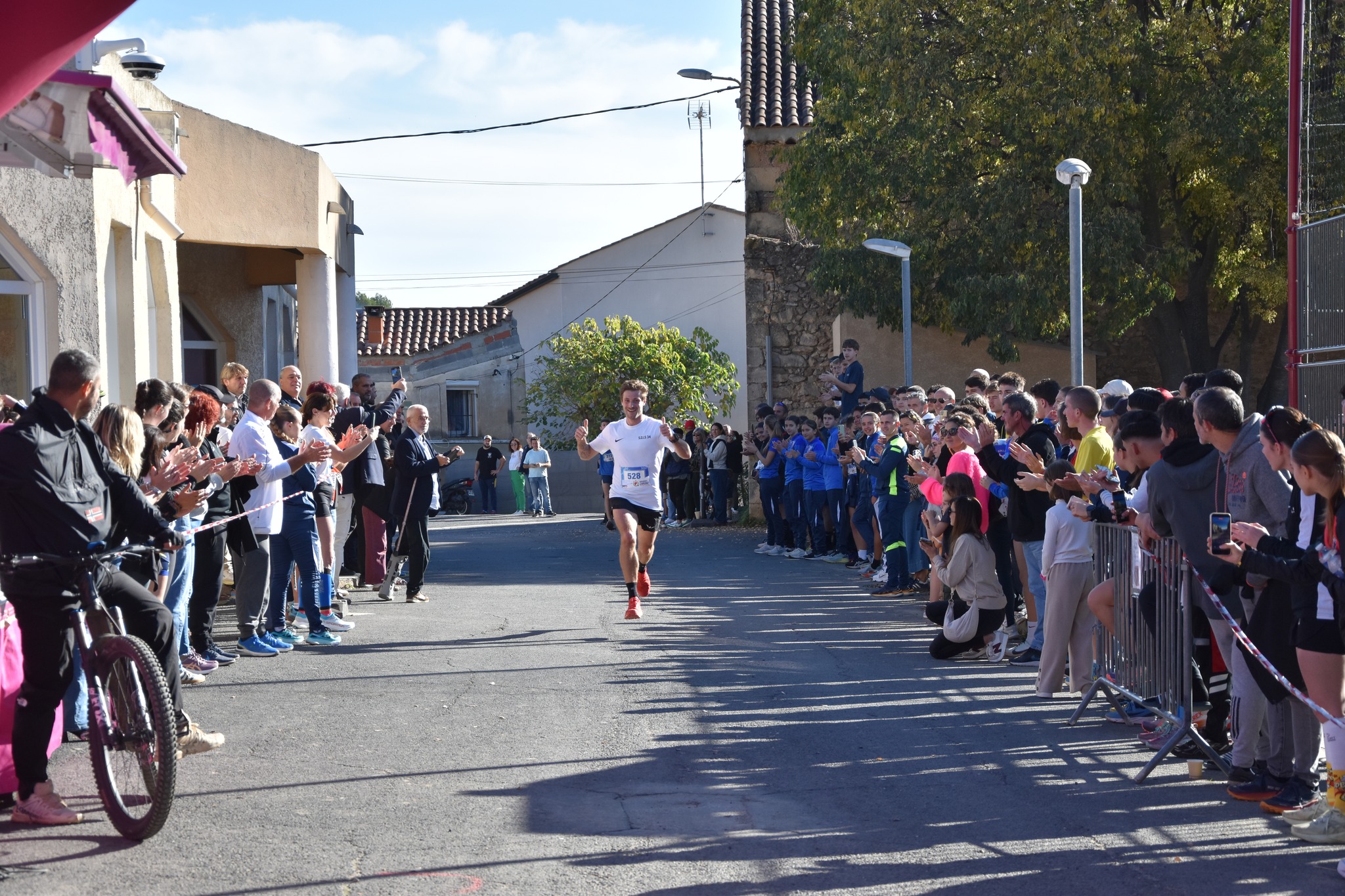 588976438 1164727469097782 774033950720710410 N