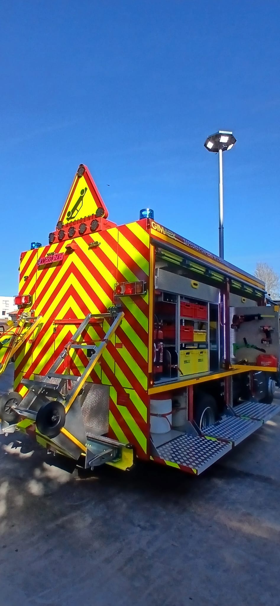 672378888 1284528640450997 1640084124948342548 N